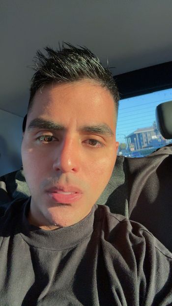 Calming Massage <i>by Gio</i>