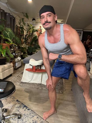 Male Massage <i>by Ari</i>