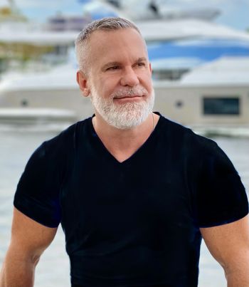 Massage Rejuvenation <i>by Lorenzo</i>