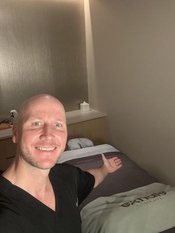 Expert Massage <i>by Oleg Andrew</i>