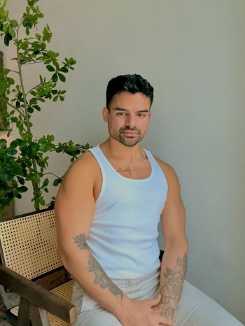 Rejuvenating Massage <i>by Scott</i>