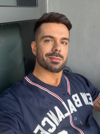 Rejuvenating Massage <i>by Rosario</i>